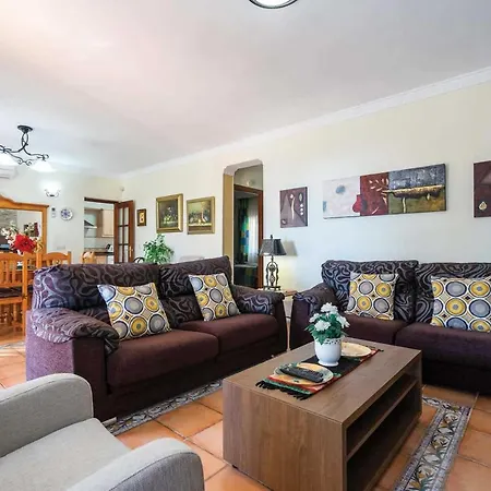 Villa Lola