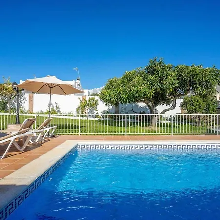Villa Lola